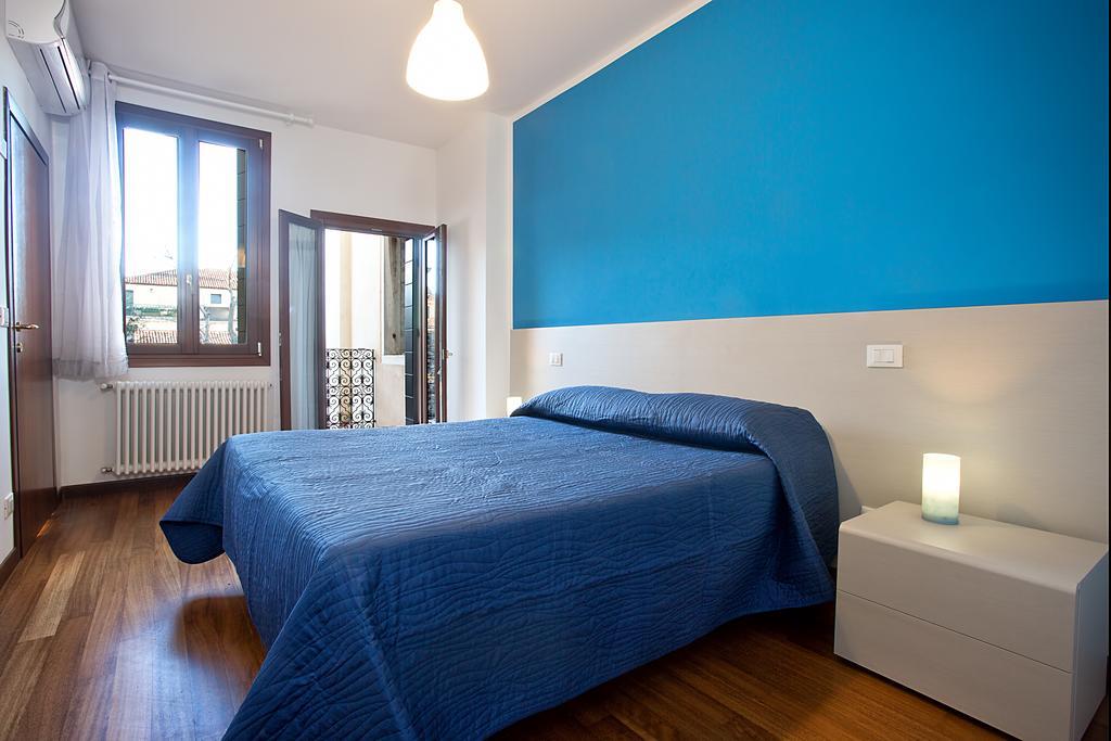 Good Wine Apartments Venice Room photo