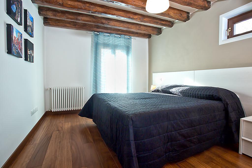 Good Wine Apartments Venice Room photo