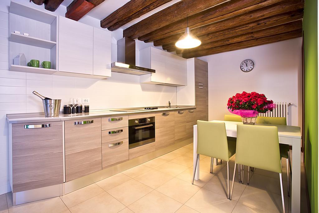 Good Wine Apartments Venice Room photo